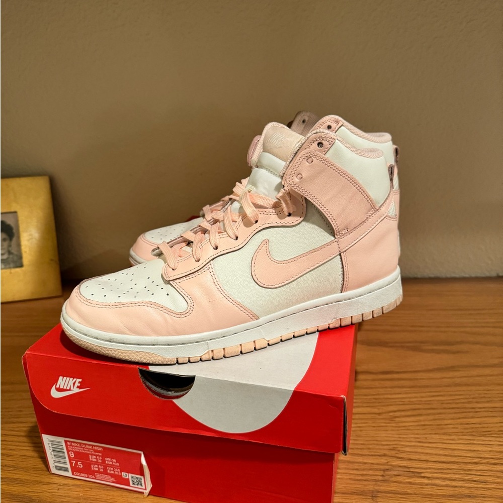 Woman’s Nike high